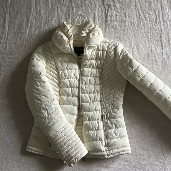 A guess Puffer for autumn , ivory colour , worn twice only , in great condition - Picture 1 of 4